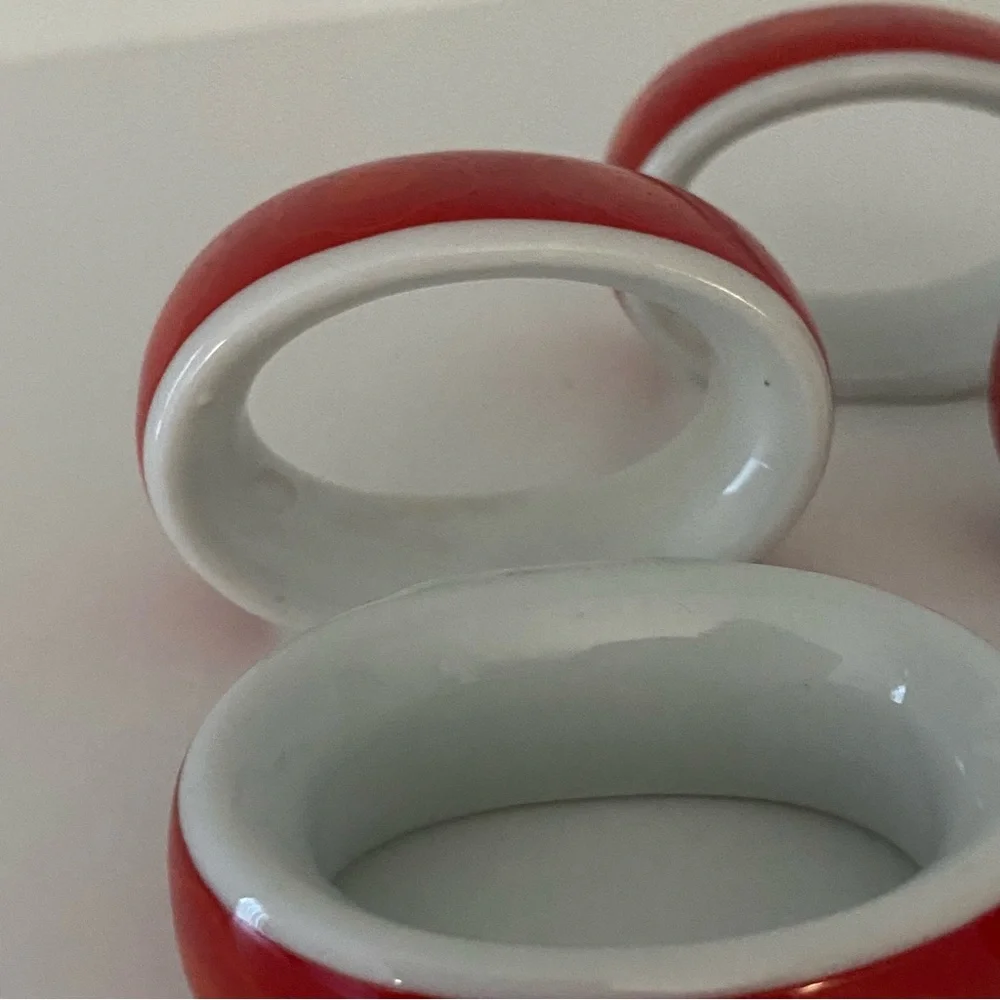 Porcelain Napkin Rings Wunsiedel Bavaria Germany Red Flowers Daisy EUC Vintage